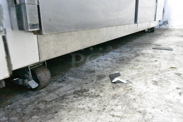 Traulsen G31010JC ENERGY STAR Stainless Steel Commercial 3 Door Reach In Freezer on Commercial Casters. 115 Volts, 1 Phase. Tested and Powers On But Does Not Get Cold - Image 3 of 7