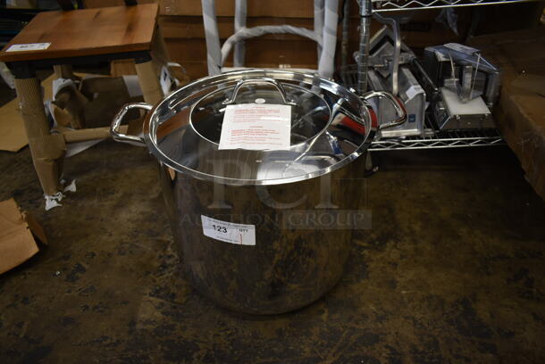 BRAND NEW SCRATCH AND DENT! Stainless Steel Steamer Pot w/ Lid.