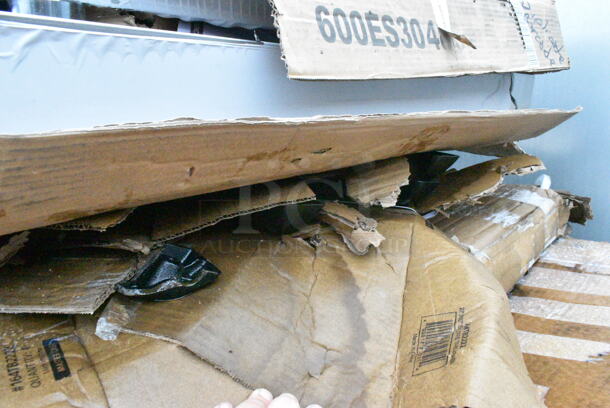 8 Boxes of 4 BRAND NEW SCRATCH AND DENT! Lancaster Table & Seating 164TB2222 22" x 22" Cross Cast Iron Table Base Plate. 8 Times Your Bid!  - Image 10 of 10