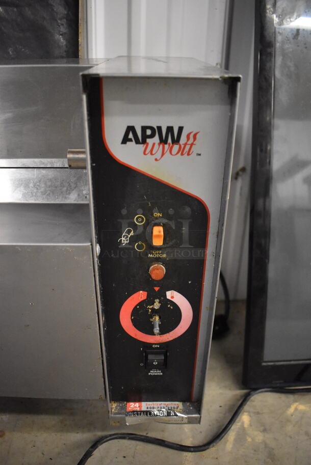 APW Wyott M-95-2 Stainless Steel Commercial Countertop Vertical Bun Grill Toaster. 208 Volts, 1 Phase. 21x16x30 - Image 4 of 7