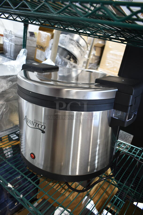 BRAND NEW SCRATCH AND DENT! Avantco 177RWB92 92 Cup Sealed Electric Rice Warmer. 120 Volts, 1 Phase. Tested and Working! - Image 4 of 7
