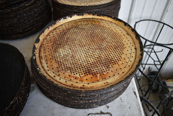 33 Metal Round Perforated Pizza Baking Pans. 13x13x1. 33 Times Your Bid!