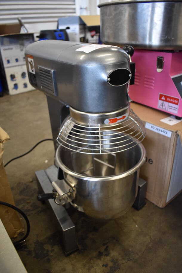 Avantco MX10 Metal Commercial 10 Quart Planetary Dough Mixer w/ Stainless Steel Mixing Bowl, Bowl Guard, Paddle and Dough Hook Attachments. 120 Volts, 1 Phase. 17x19x25. Tested and Working! - Image 3 of 8
