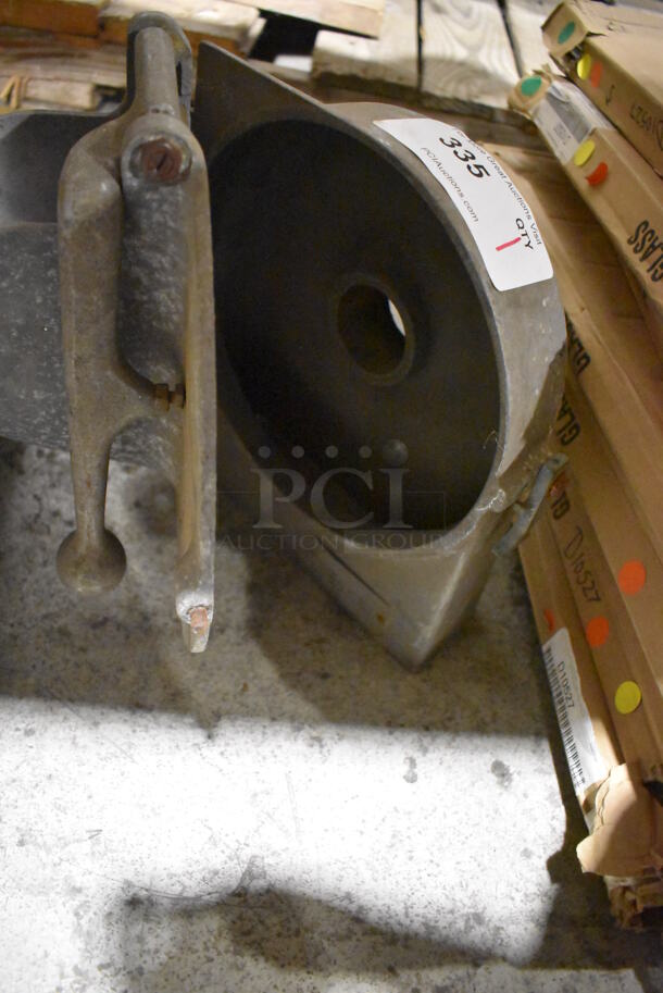 Metal Commercial Pelican Head. 13x15x15 - Image 2 of 2