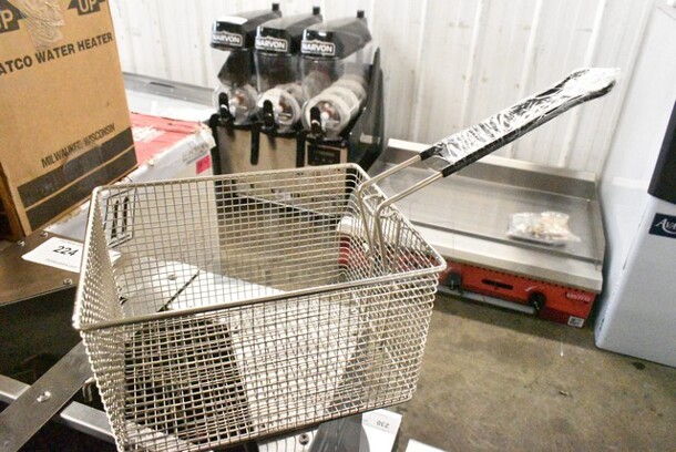 BRAND NEW SCRATCH AND DENT! 2023 Avantco 177F202 Stainless Steel Commercial Countertop Electric Powered 2 Bay Fryer w/ Lids and Metal Fry Baskets. 208-240 Volts, 1 Phase. - Image 6 of 8