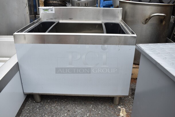 BRAND NEW SCRATCH AND DENT! Regency 600IB1824 Stainless Steel Commercial 18" x 24" Underbar Ice Bin - 77 lb. - Image 3 of 7