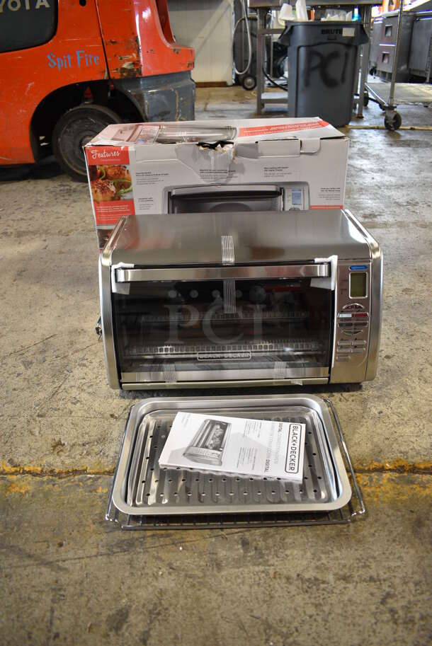 BRAND NEW IN BOX! Black & Decker CTO6335S Metal Countertop Digital Convection Oven. 120 Volts, 1 Phase. 19.5x12x10
