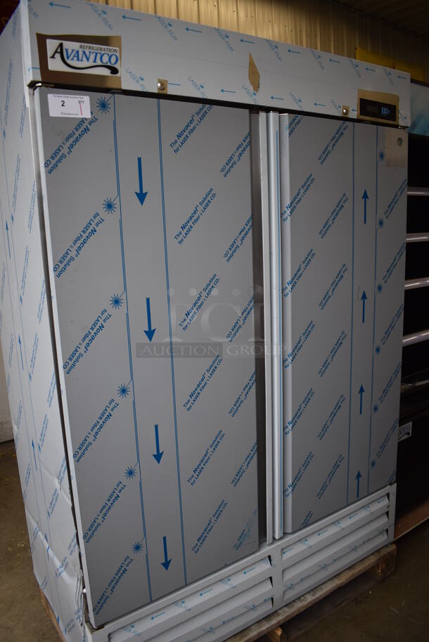 BRAND NEW SCRATCH AND DENT! 2022 Avantco 447AP49R Stainless Steel Commercial 2 Door Reach In Cooler w/ Poly Coated Racks. 115 Volts, 1 Phase. 54x31x79. Tested and Working! - Image 2 of 9