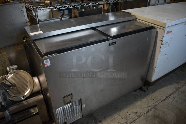Perlick Model FR48SS Stainless Steel Commercial Bottled Back Bar Cooler w/ 2 Sliding Lids on Commercial Casters. 115 Volts, 1 Phase. 48x25x40. Tested and Working! - Image 3 of 8