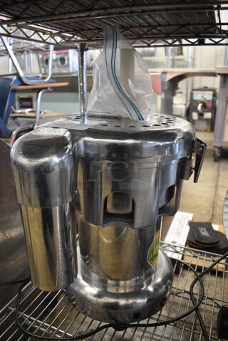 PrepLine PrepFaster 2000 Stainless Steel Commercial Countertop Automatic Juicer. 110 Volts, 1 Phase. 14x18x23. Tested and Working!