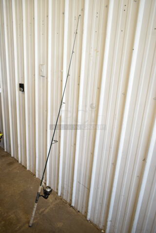 St Croix Fast Action Graphite Fishing Rod w/ Penn Sargus 4000 Reel. 