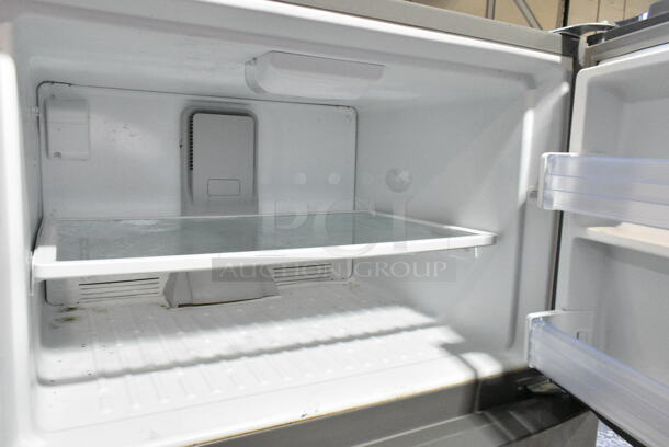 2016 Whirlpool WRT511SZDM00 Stainless Steel Cooler w/ Freezer. 115 Volts, 1 Phase. Tested and Working! - Image 4 of 9