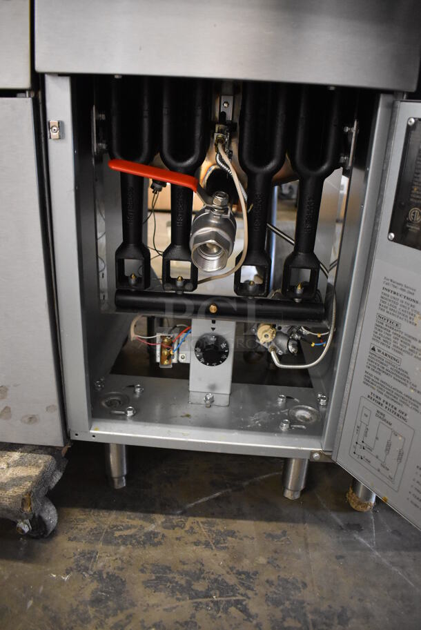 2021 Avantco FF400-N Stainless Steel Commercial Floor Style Natural Gas Powered Deep Fat Fryer w/ 2 Metal Fry Baskets. 120,000 BTU. 15.5x30x46 - Image 4 of 5