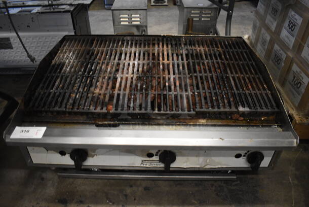 Toastmaster Pro Series Stainless Steel Commercial Countertop Gas Powered Charbroiler Grill. 36x27x16