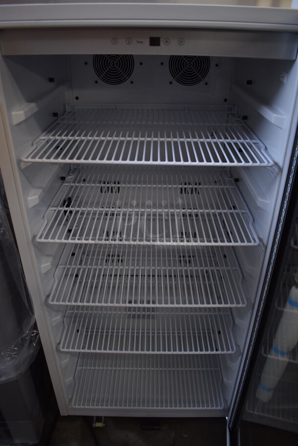 BRAND NEW SCRATCH AND DENT! Whynter CBM-815WS Stainless Steel Single Door Reach In Cooler Merchandiser. 115 Volts, 1 Phase. 24x23x48. Tested and Working! - Image 4 of 5