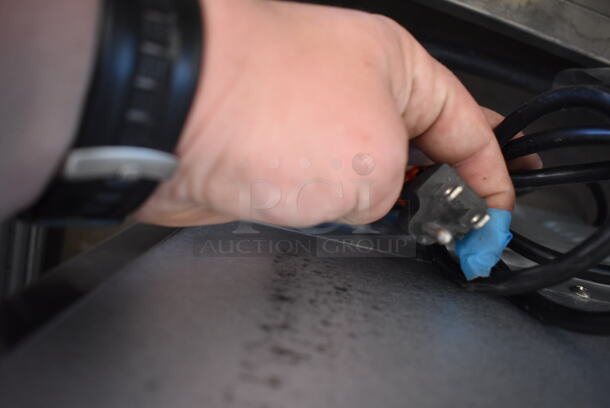 BRAND NEW SCRATCH AND DENT! 2015 Whynter BOR-326FS Stainless Steel Mini Single Door Outdoor Cooler. 115 Volts, 1 Phase. Tested and Working! - Image 7 of 7