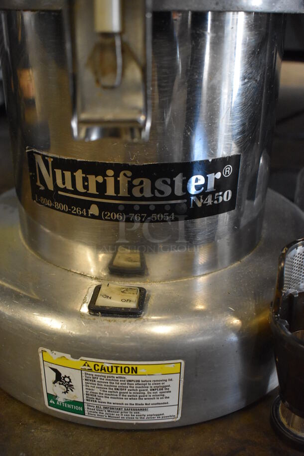 Nutrifaster N450 Metal Commercial Countertop Juicer. 110 Volts, 1 Phase. 13x13x16. Tested and Does Not Power On - Image 5 of 6