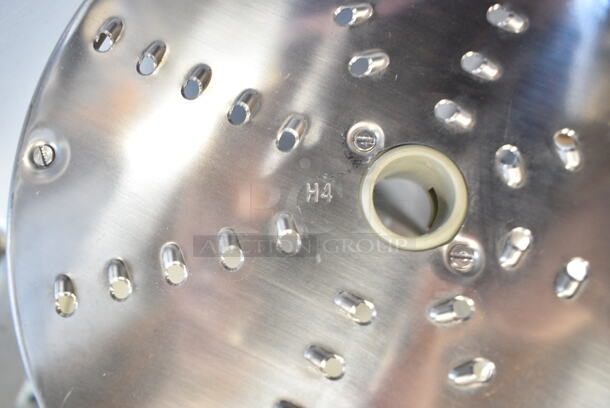 5 BRAND NEW SCRATCH AND DENT! Items for Food Processor Including H4 Grater Blade, H7 Grater Blade, H3 Grater Blade, S Blade, White Poly Pusher. 5 Times Your Bid!  - Image 4 of 10