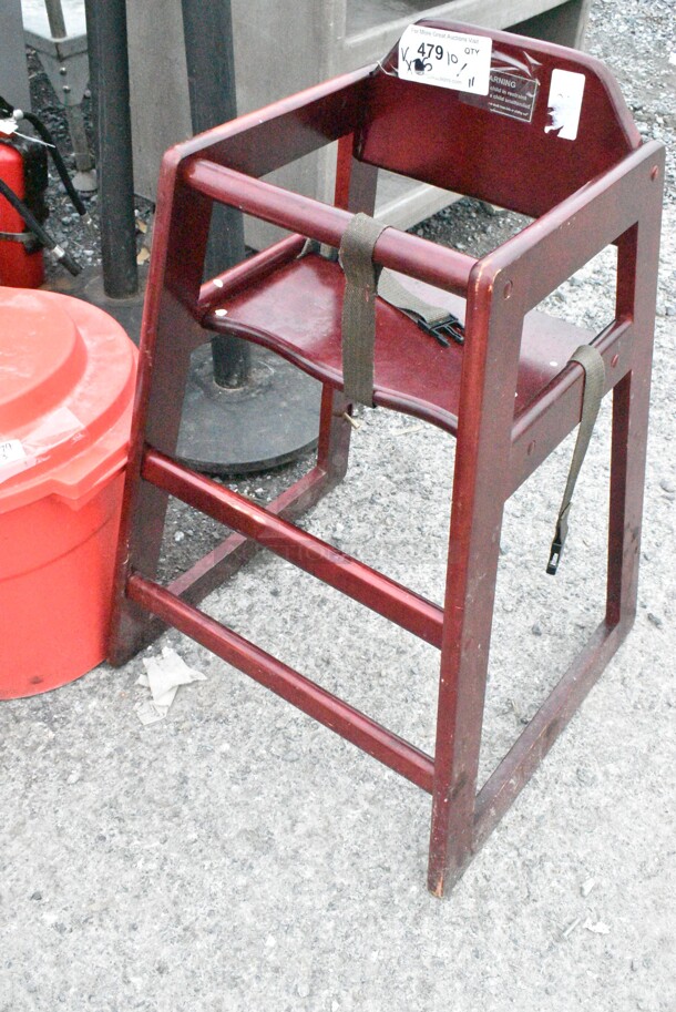 5 Various Items Including High Chair, Lettuce Spinner and 3 Stanchions. 5 Times Your Bid!  - Image 3 of 12