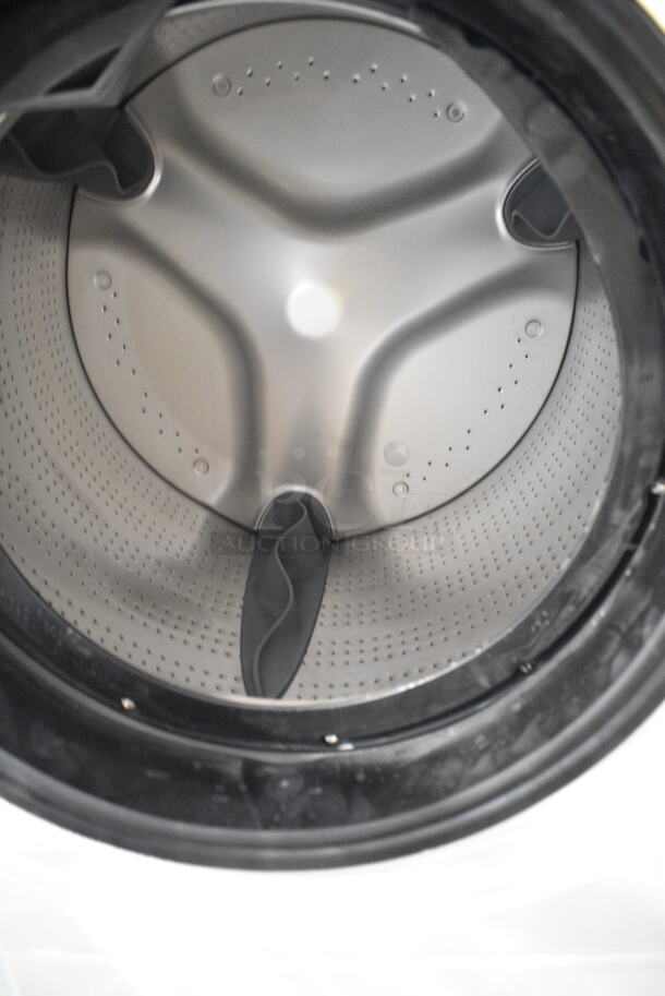 BRAND NEW SCRATCH AND DENT! Speed Queen FF7009WN 3.5 cu. ft. 27" Front Load Washer with Front Control and Pet Plus - Free Use - Image 4 of 6