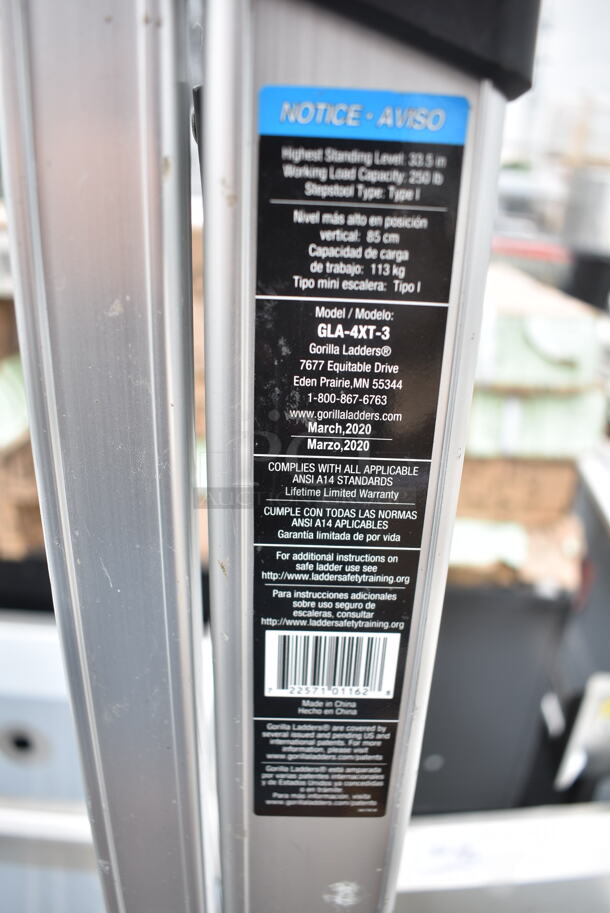 BRAND NEW SCRATCH AND DENT! Gorilla Ladders GLA-4XT-3 4.5' Aluminum Ladder - Image 5 of 5