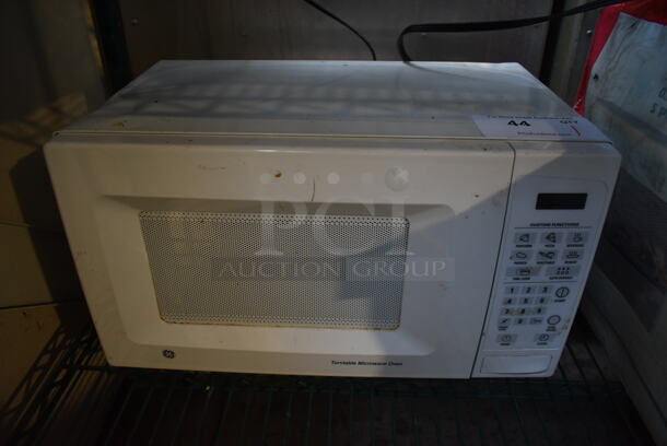 General Electric GE JES738WJ02 Countertop Microwave Oven. 120 Volts, 1 Phase. 