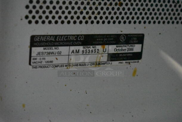 General Electric GE JES738WJ02 Countertop Microwave Oven. 120 Volts, 1 Phase.  - Image 4 of 4