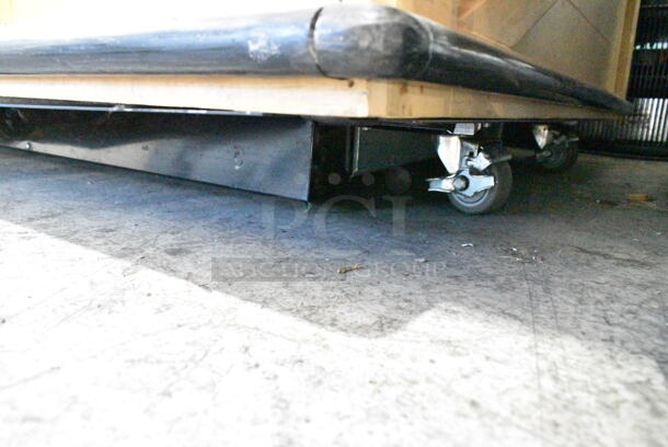 Hussmann Q3-SS-6S Metal Commercial Floor Style Horizontal Reach In Grab N Go Merchandiser. 120/208-240 Volts, 1 Phase. - Image 3 of 7