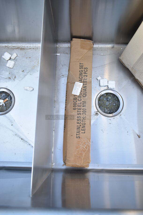 BRAND NEW SCRATCH AND DENT! Stainless Steel Commercial 2 Bay Sink. Bays 18x21x14 - Image 4 of 7