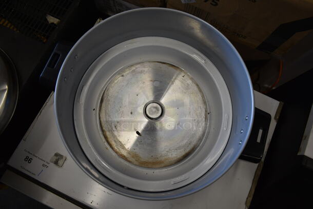 Avantco 177RCA46 Metal Countertop Rice Cooker. 120 Volts, 1 Phase. Tested and Working! - Image 7 of 9