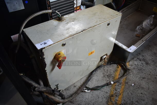 Metal Control Box. - Image 3 of 9