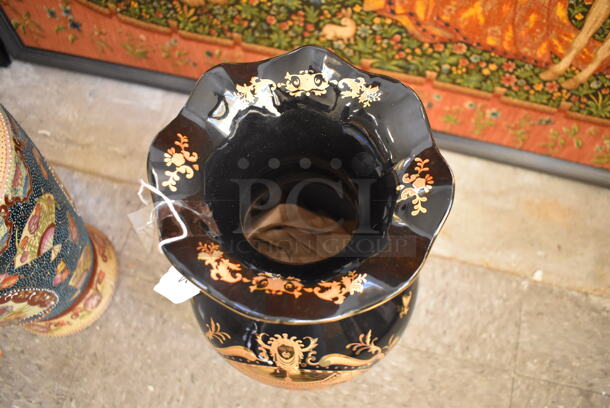 VINTAGE Victorian LF Porcelain Limoges Black and Gold Vase. - Image 5 of 6