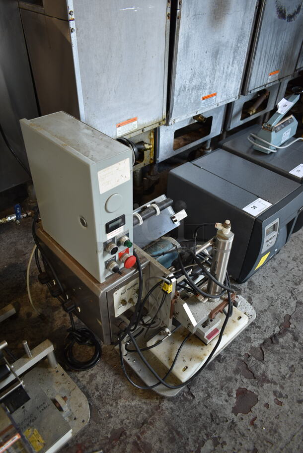 Quadrel TL2 Metal Countertop Semi Automatic Labeling Machine. 120 Volts, 1 Phase. Tested and Powers On - Image 2 of 9