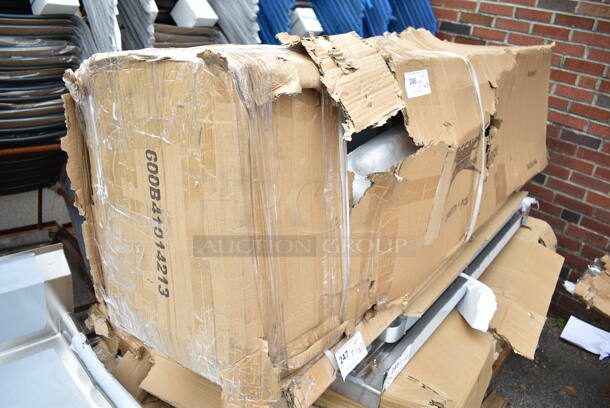 BRAND NEW SCRATCH AND DENT! Regency 600B41014213 Stainless Steel 4 Bowl Underbar Sink with Two Drainboards - 72" x 18 3/4". May Be Missing Pieces.  - Image 2 of 3