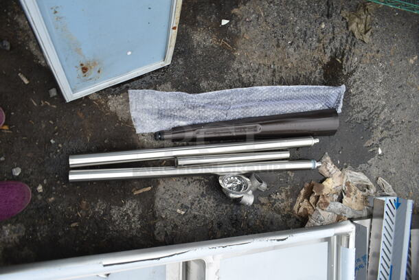 BRAND NEW SCRATCH AND DENT! Regency 600DDT48L 16 Gauge 4' Soiled / Dirty Dish Table - Left Drainboard - Image 4 of 5