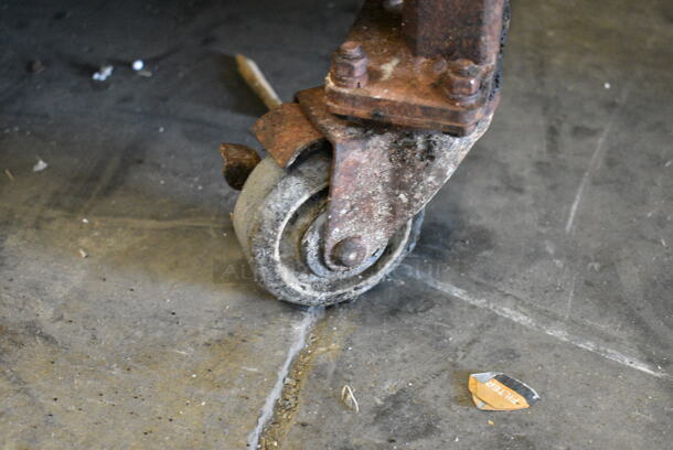 Ole Hickory C70-SR Stainless Steel Commercial Floor Style Natural Gas Powered Smoker. - Image 6 of 9