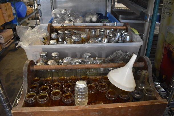 ALL ONE MONEY! Tier Lot of Various Items Including Glass Bowls, Salt and Pepper Shakers - Image 6 of 6