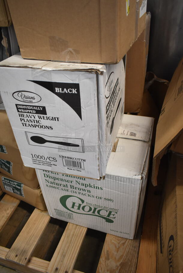 PALLET LOT of 25 BRAND NEW Boxes Including 500TO10103C3 Choice 10" x 10" x 3" Microwaveable 3-Compartment Black / Clear Plastic Hinged Container - 100/Case, 433BR141016C Choice 14" x 10" x 15 3/4" Natural Kraft Paper Customizable Shopping Bag with Handles - 200/Case, 795PTOKFT4 Choice Kraft Microwavable Folded Paper #4 Take-Out Container 7 7/8" x 5 1/2" x 3 1/2" - 160/Case, 4 Box 70204 Duro Husky Dubl Life 4 lb. Heavy Duty Brown Bag - 400/Bundle, 966TALLFLDN Choice Kraft Natural Tall-Fold 6" x 13" Dispenser Napkin - 8000/Case, 130HBKCUTTW Visions Individually Wrapped Black Heavy Weight Plastic Teaspoon - 1000/Case, 147RP10WH99 Visions Round Plates, 612LOB225LBC Choice 2.25 lb. Oblong Foil Take-Out Container with Board Lid - 250/Case, 394365L Noble Products Powder-Free Disposable Clear Vinyl Gloves for Foodservice - Large - 1000/Case, 600WS1548HD Regency 16 Gauge Stainless Steel 15" x 48" Heavy-Duty Solid Wall Shelf, 500CC9 Choice 9 oz. Clear PET Customizable Plastic Squat Cold Cup - 1000/Case, 21435CLRHPAM Cambro 35CLRHP150 H-Pan™ 1/3 Size Amber High Heat Plastic Colander Pan - 5" Deep, 500CC12 Choice Clear PET Customizable Plastic Cold Cup - 12 oz. - 1000/Case. 25 Times Your Bid! - Image 5 of 10
