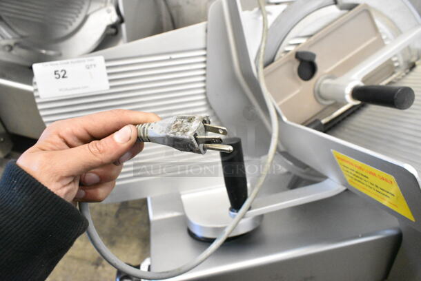 Bizerba SE 12 US Stainless Steel Commercial Countertop Meat Slicer. 120 Volts, 1 Phase. Tested and Working! - Image 4 of 5