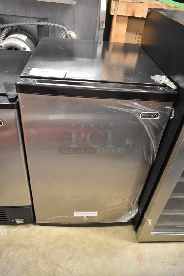 BRAND NEW SCRATCH AND DENT! Whynter CUF-210SSa  Energy Star Stainless Steel Upright Freezer with Lock. 115 Volts, 1 Phase. Tested and Working! - Image 2 of 4