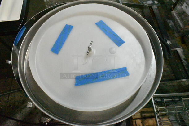 BRAND NEW SCRATCH AND DENT! Delfield 305SALD1115 Stainless Steel Commercial 20 Gallon Electric Stainless Salad Dryer on Commercial Casters. Tested and Working! - Image 6 of 9