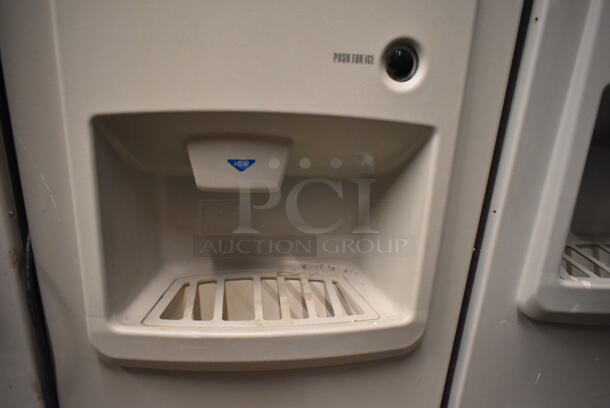 Hoshizaki KM-500MAF Stainless Steel Commercial Ice Machine Head on Hoshizaki DB-200C Commercial Hotel Dispenser Ice Bin. 115-120 Volts, 1 Phase.  - Image 4 of 7