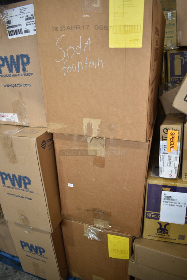 PALLET LOT of 30 BRAND NEW Boxes Including 3 Box Rubbermaid Q851-20 Dust Mops, LCTS-44 Lids, 6 Box 9789 Gunther Tooties, 3 Box PWP 11175 Tall Fluted Dome for Pie. 30 Times Your Bid!  - Image 10 of 12