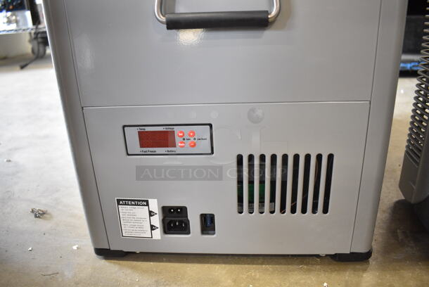 BRAND NEW SCRATCH AND DENT! Whynter FM-452SG Elite 45 Quart SlimFit Portable Freezer Refrigerator. 115 Volt, 1 Phase. Tested and Working! - Image 4 of 7