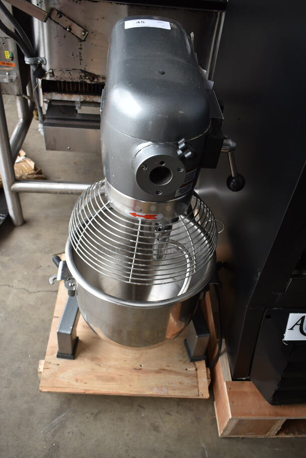 BRAND NEW SCRATCH AND DENT! Avantco 177MX20H Metal Commercial Countertop 20 Quart Planetary Dough Mixer w/ Stainless Steel Mixing Bowl, Bowl Guard, Dough Hook and Paddle Attachment. 120 Volts, 1 Phase. Tested and Working! - Image 3 of 9
