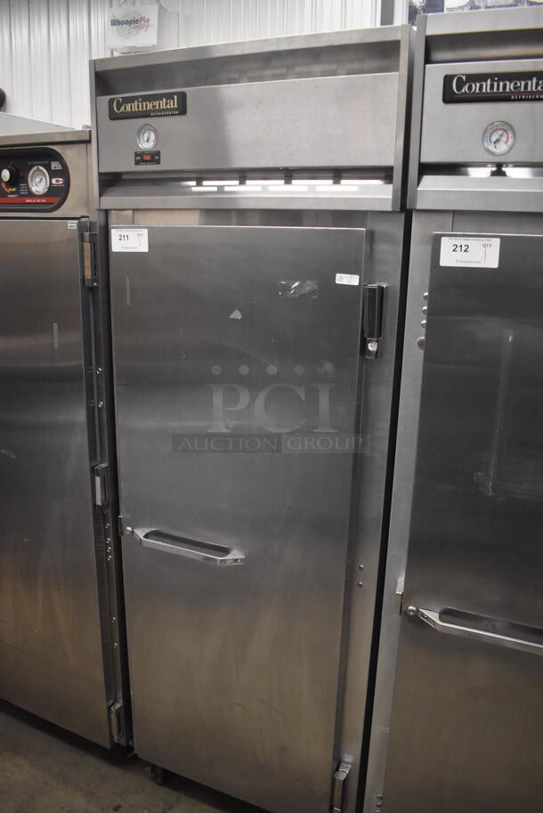 Continental 1RE Stainless Steel Commercial Single Door Reach In Cooler on Commercial Casters. 115 Volts, 1 Phase. 28.5x36x77.5. Tested and Working! - Image 2 of 6