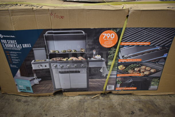 BRAND NEW IN BOX! Members Mark Pro Series 5 Burner Gas Grill. - Image 3 of 6