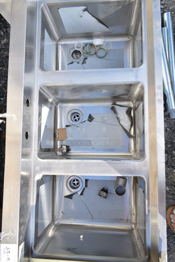 BRAND NEW SCRATCH AND DENT! Regency 600B31014 Stainless Steel 3 Bowl Underbar Sink. Bays 10x13.5x10 - Image 6 of 7