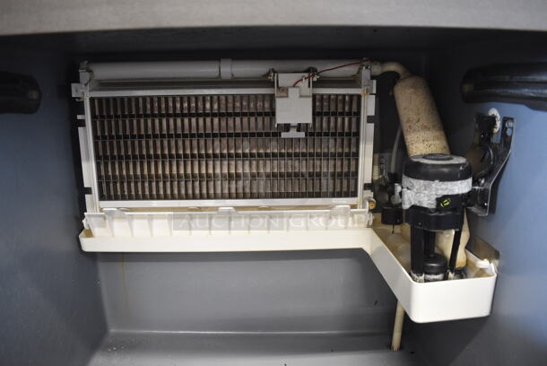 Manitowoc QY0214A Stainless Steel Commercial Self Contained Undercounter Ice Machine. 115 Volts, 1 Phase.  - Image 4 of 6