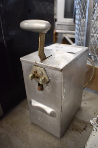 Edlund Model 203 Stainless Steel Commercial Countertop Electric Powered Can Opener. 4.5x7x12. Tested and Working!